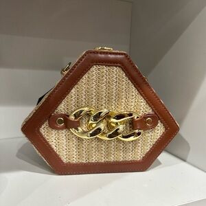 Hexagon Woven Straw Crossbody Bag with Gold Chain - Tan